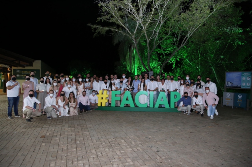 Integrantes da Cacispar Jovem participam de congresso nacional