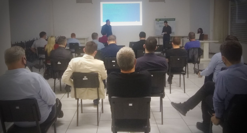 Cacispar discute alternativas para o acesso ao crédito