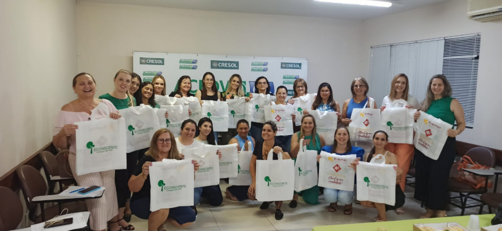 Dois Vizinhos sediou reunião da Cacispar Mulher