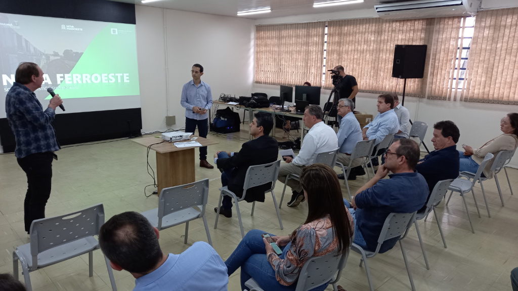 Lideranças do Sudoeste alinham estratégias em busca de ramal ferroviário na região
