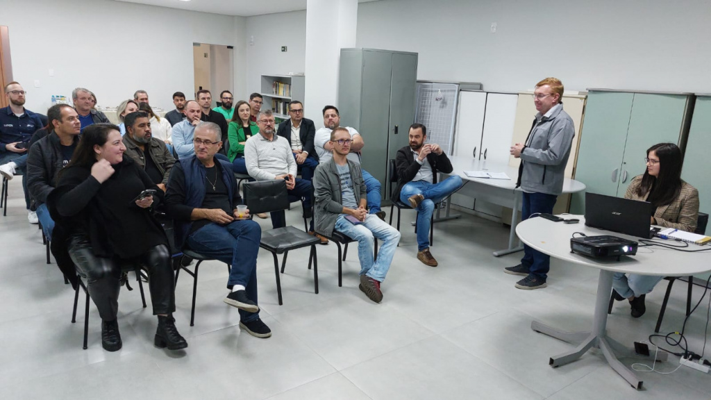 Empreendedorismo jovem e das mulheres foram temas de reunião da Cacispar