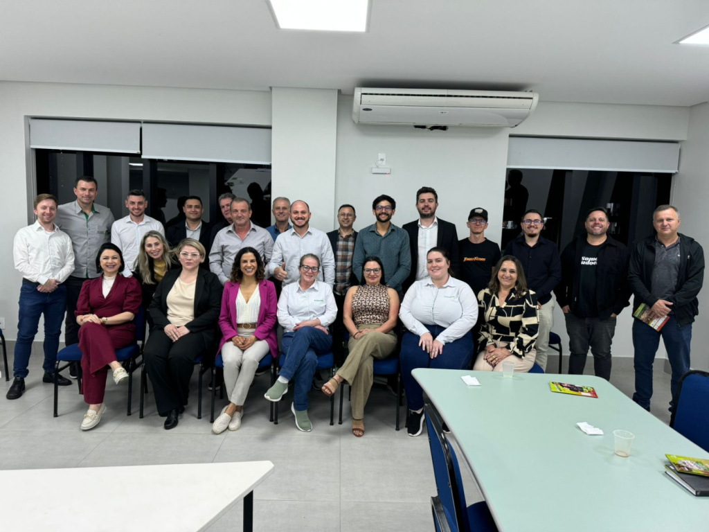 Cacispar reúne lideranças para reunião mensal