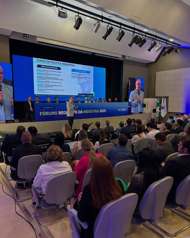 Cacispar participa do Fórum Regional da Indústria em Pato Branco